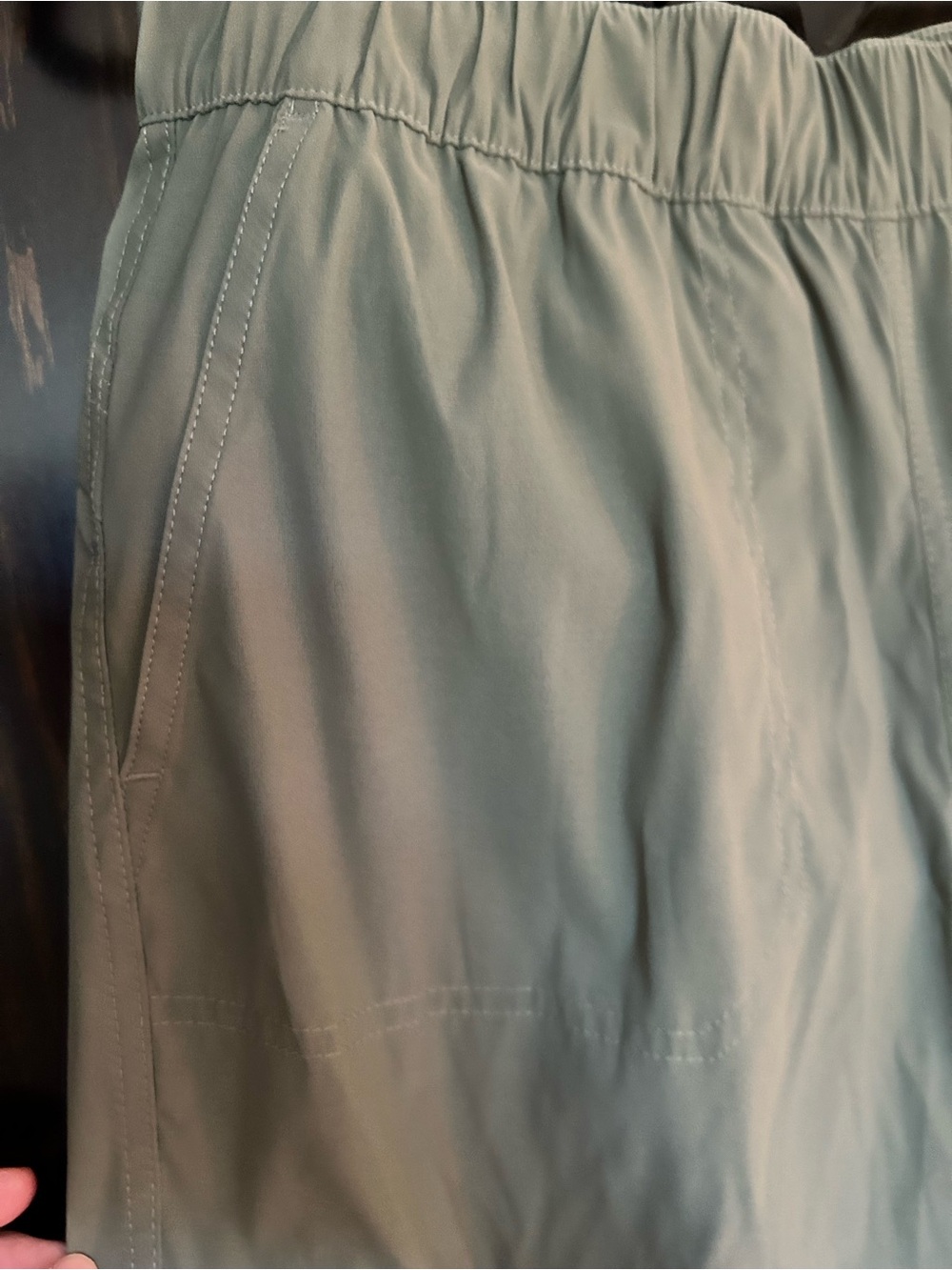NWOT EDDIE BAUER Rainier Pull-on Crop Capri Pants Women's Sz. 8 Olive Green - Picture 6 of 9